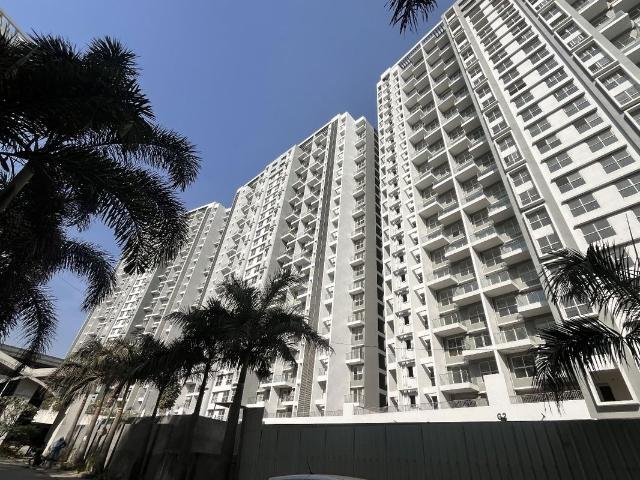 Resale | 2 BHK + Pooja Room 825 Sq.Ft. Apartment in Majestique Towers