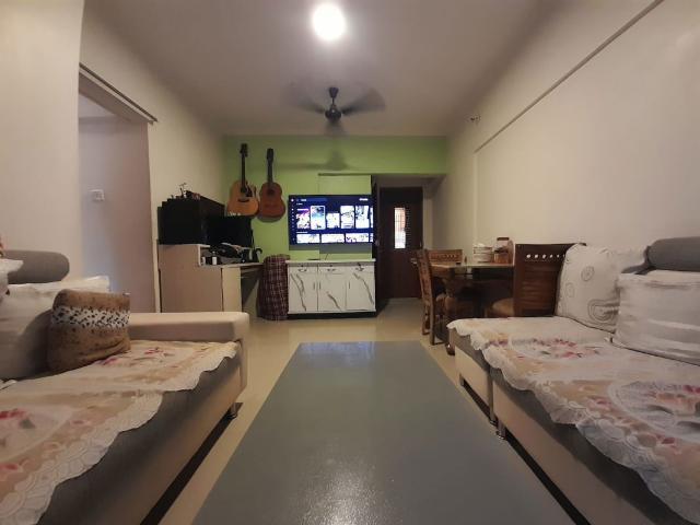 Resale | 2 BHK + Pooja Room 842 Sq.Ft. Apartment in Royal Palms