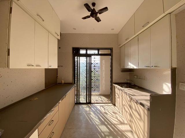 Resale | 2 BHK + Pooja Room 950 Sq.Ft. Apartment in Lodha Sterling