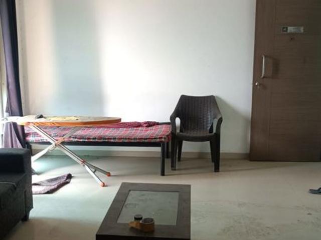 Resale | 2 BHK + Pooja Room 950 Sq.Ft. Apartment in Panama Silver Stone
