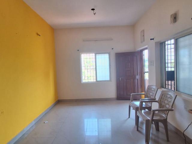 Resale | 2 BHK + Pooja Room 950 Sq.Ft. Apartment in Saket Township
