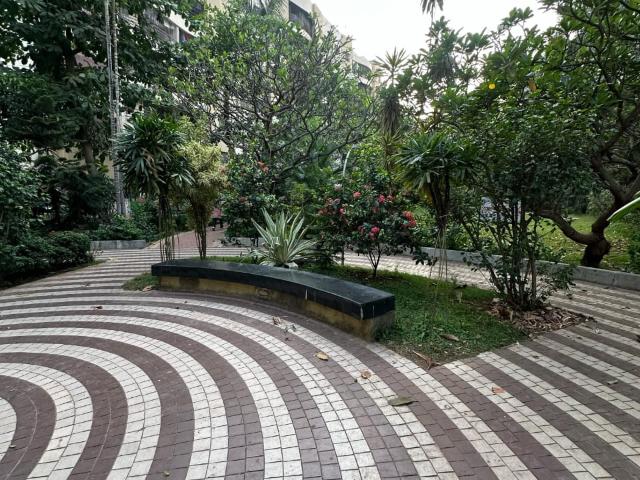 Resale | 2 BHK + Pooja Room 960 Sq.Ft. Apartment in Chheda Arena III