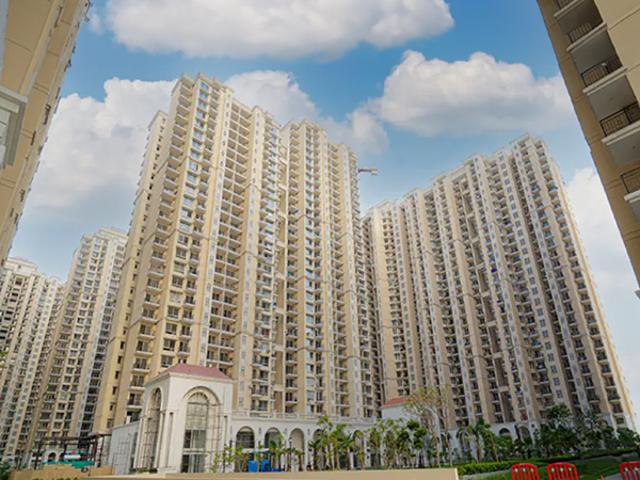 Resale | 2 BHK + Pooja Room 970 Sq.Ft. Apartment in Prateek Grand City