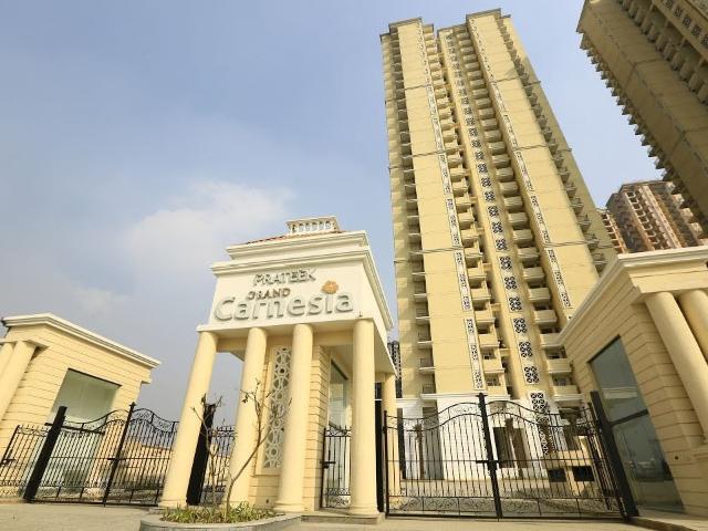 Resale | 2 BHK + Pooja Room 970 Sq.Ft. Apartment in Prateek Grand City