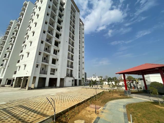 Resale | 2 BHK + Pooja Room 1000 Sq.Ft. Apartment in RNA NG Diamond Hill