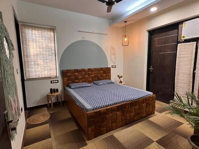 Resale | 2 BHK + Pooja Room 100 Sq.Yd. Independent House in Lajpat Nagar I
