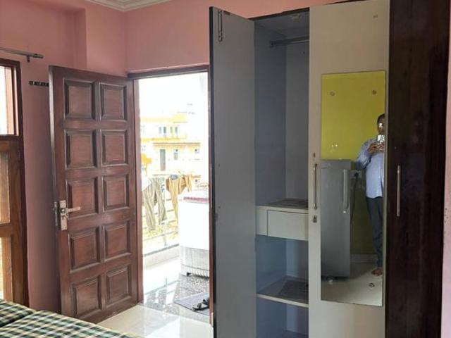Resale | 2 BHK + Pooja Room 100 Sq.Yd. Independent House in Lajpat Nagar I