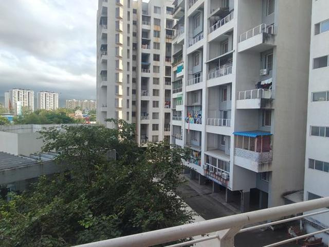 Resale | 2 BHK + Pooja Room 1010 Sq.Ft. Apartment in Mantra Ira
