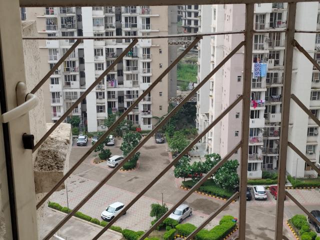 Resale | 2 BHK + Pooja Room 1040 Sq.Ft. Apartment in Logix Blossom Greens