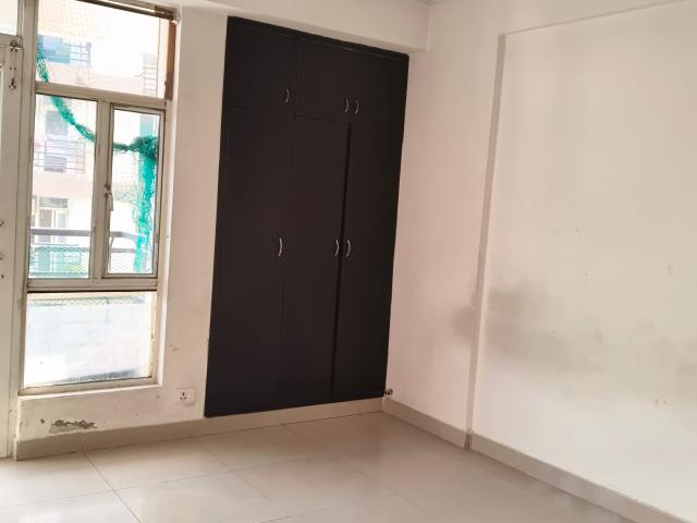 Resale | 2 BHK + Pooja Room 1085 Sq.Ft. Apartment in Gaur Grandeur