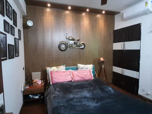 Resale | 2 BHK + Pooja Room,Basement 1250 Sq.Ft. Apartment in BPTP Discovery Park