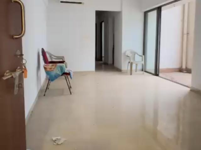 Resale | 2 BHK + Pooja Room,Servant Room 738 Sq.Ft. Apartment in Lodha Lakeshore Greens