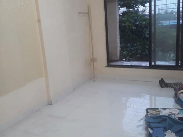Resale | 2 BHK + Pooja Room,Servant Room 732 Sq.Ft. Apartment in Supreme Elenor