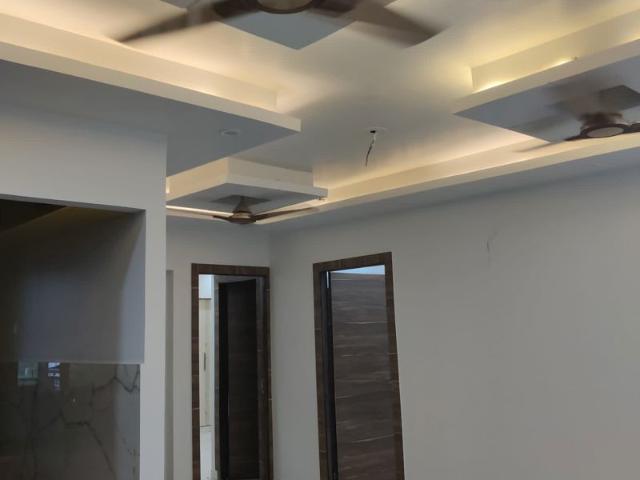 Resale | 2 BHK + Pooja Room,Servant Room,Study Room,Extra Room,Basement,Store Room 1055 Sq.Ft. Apartment in Gaurs Siddhartham