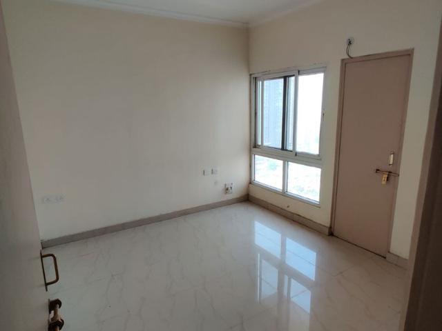 Resale | 2 BHK + Pooja Room,Servant Room,Study Room,Extra Room,Basement,Store Room 1154 Sq.Ft. Apartment in Gaurs Siddhartham
