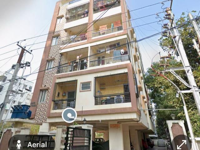 Resale | 2 BHK + Pooja Room,Servant Room,Study Room,Extra Room,Basement,Store Room 1100 Sq.Ft. Apartment in Kothaguda