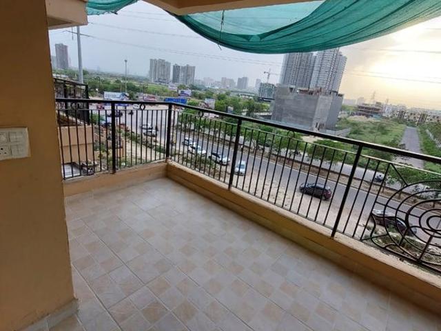 Resale | 2 BHK + Pooja Room,Servant Room,Study Room,Extra Room,Basement,Store Room 1210 Sq.Ft. Apartment in Gaurs Siddhartham