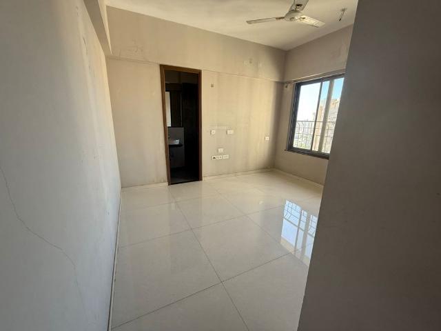 Resale | 2 BHK + Pooja Room,Servant Room,Study Room,Extra Room,Basement,Store Room 721 Sq.Ft. Apartment in Shapoorji Pallonji Siennaa