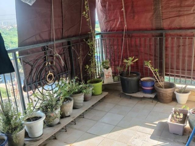 Resale | 2 BHK + Pooja Room,Servant Room,Study Room,Extra Room,Basement,Store Room 945 Sq.Ft. Apartment in Gaurs Siddhartham