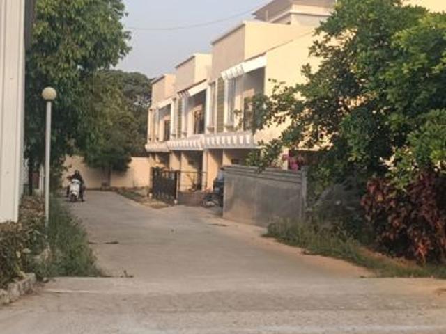 Resale | 2 BHK + Pooja Room,Servant Room,Study Room,Extra Room,Store Room 1367 Sq.Ft. Villa in Jigani