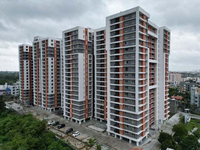 Resale | 2 BHK + Pooja Room,Servant Room,Study Room,Extra Room 1058 Sq.Ft. Apartment in Alpine GMR Springfield