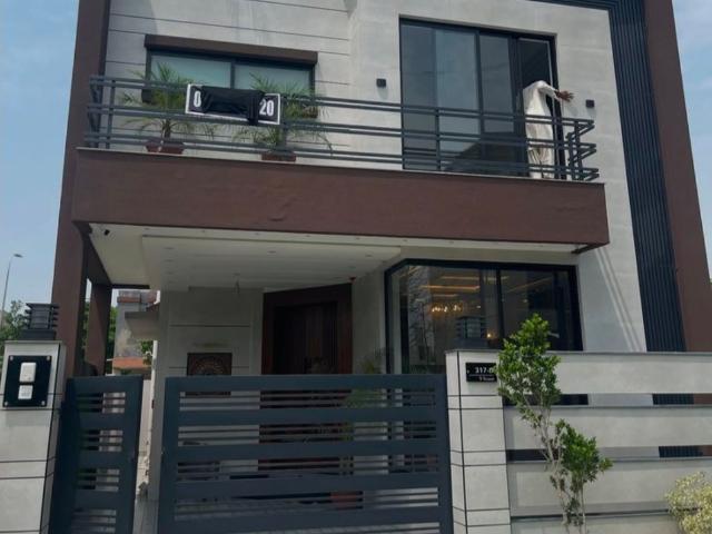 Resale | 2 BHK + Pooja Room,Servant Room,Study Room,Extra Room 1200 Sq.Ft. Villa in Bommasandra