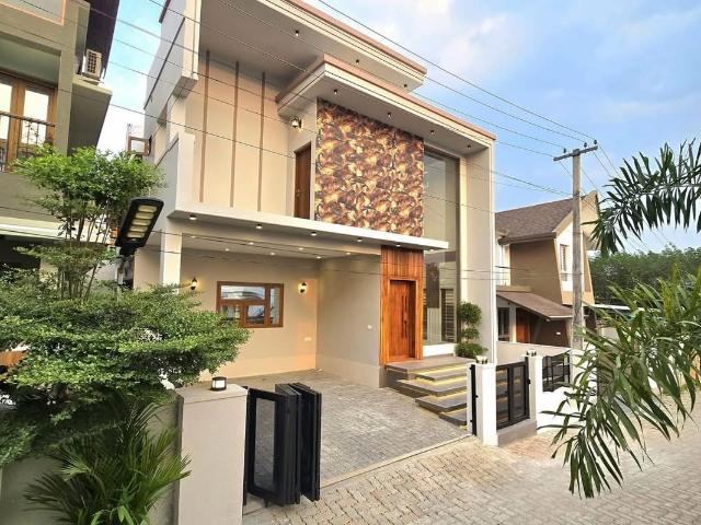 Resale | 2 BHK + Pooja Room,Servant Room,Study Room,Extra Room 1200 Sq.Ft. Villa in Bommasandra