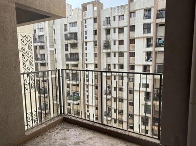 Resale | 2 BHK + Pooja Room,Store Room 734 Sq.Ft. Apartment in Lodha Lakeshore Greens