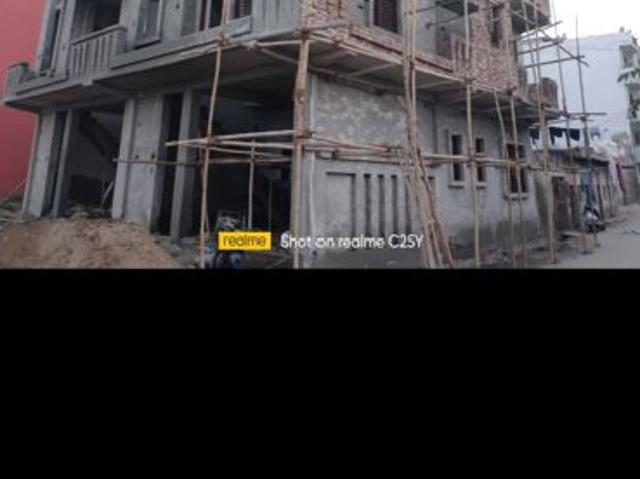 Resale | 2 BHK + Pooja Room,Study Room 100 Sq.Yd. Independent House in New Friends Colony