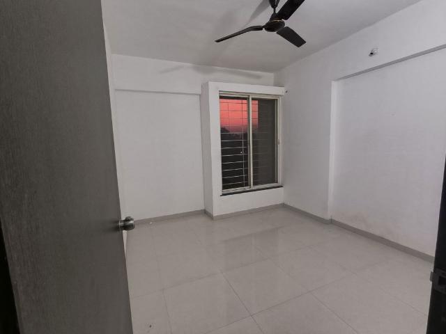 Resale | 2 BHK + Pooja Room,Study Room 1080 Sq.Ft. Apartment in Majestique Venice