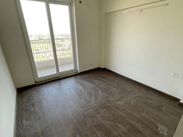 Resale | 2 BHK + Pooja Room,Study Room 1250 Sq.Ft. Apartment in BPTP Discovery Park