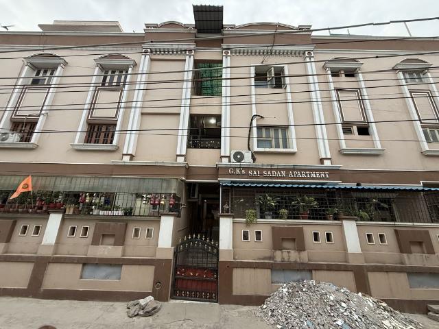 Resale | 2 BHK + Prayer Room 1060 Sq.Ft. Apartment in Raghavendra Colony