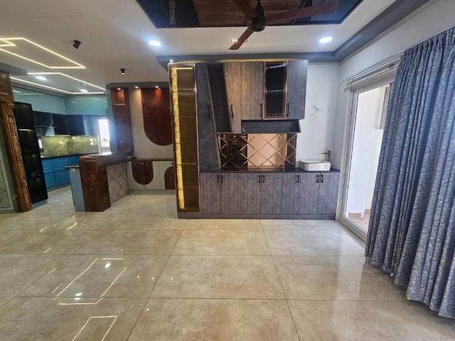 Resale | 2 BHK + Prayer Room 1256 Sq.Ft. Apartment in Candeur 40