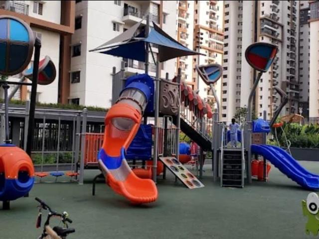 Resale | 2 BHK + Prayer Room 1460 Sq.Ft. Apartment in SMR Vinay Iconia Phase II