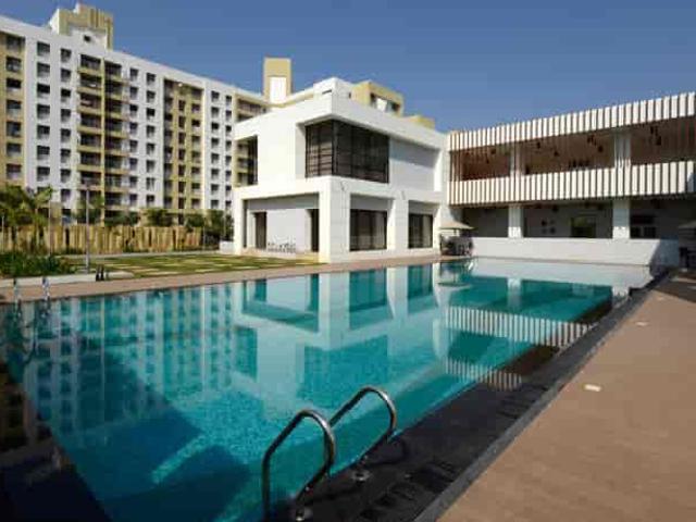 Resale | 2 BHK + Prayer Room 700 Sq.Ft. Apartment in Kalpataru Serenity