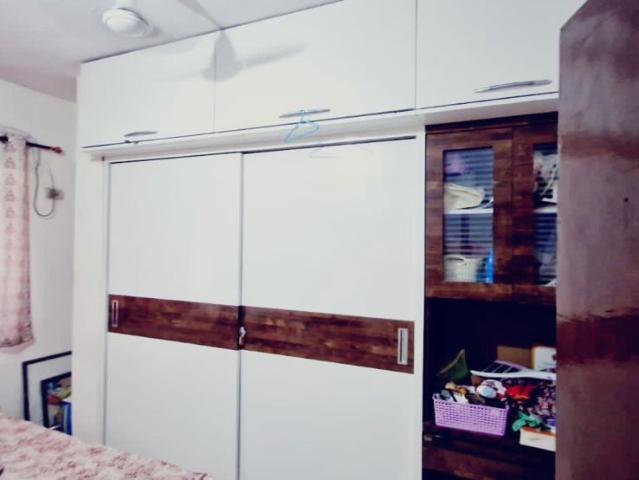 Resale | 2 BHK + Prayer Room 800 Sq.Ft. Apartment in Kanchan Junga Tower