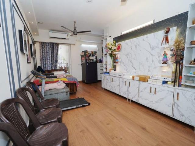 Resale | 2 BHK + Prayer Room 827 Sq.Ft. Apartment in Pyramid Nest