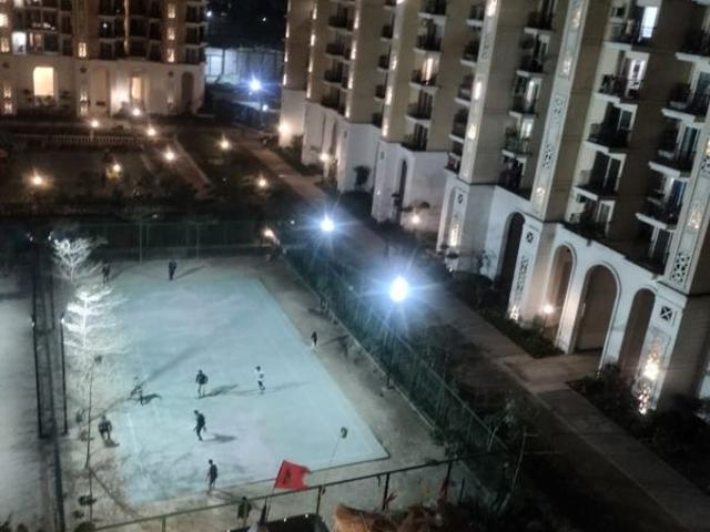 Resale | 2 BHK + Prayer Room 970 Sq.Ft. Apartment in Prateek Grand City