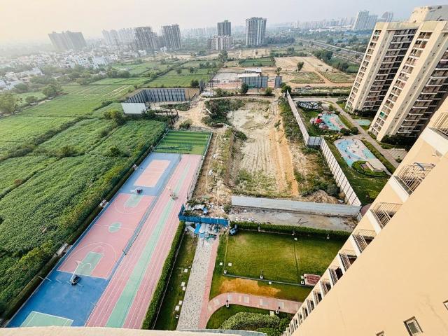 Resale | 2 BHK + Prayer Room,Servant Room,Basement 1250 Sq.Ft. Apartment in BPTP Discovery Park