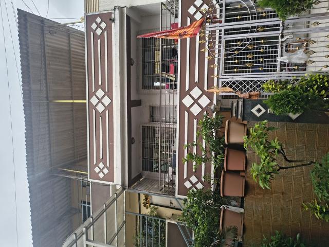 Resale | 2 BHK + Prayer Room,Servant Room,Study Room,Extra Room,Basement,Store Room 100 Sq.Yd. Villa in Kurla East