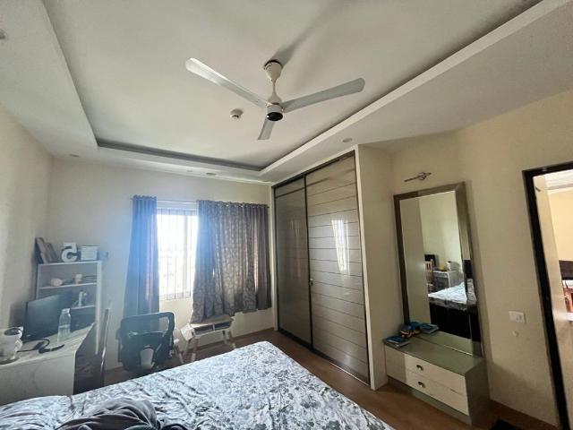 Resale | 2 BHK + Prayer Room,Servant Room,Study Room,Extra Room,Basement,Store Room 1170 Sq.Ft. Apartment in Brigade Buena Vista