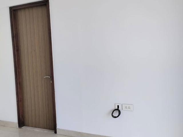 Resale | 2 BHK + Prayer Room,Servant Room,Study Room,Extra Room,Basement,Store Room 875 Sq.Ft. Apartment in Lodha Worli