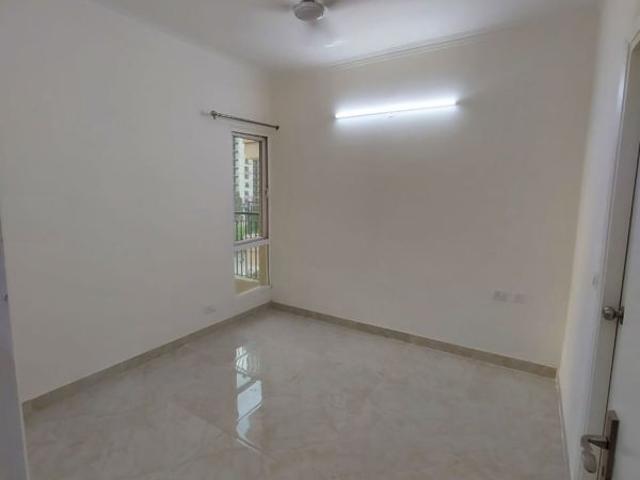 Resale | 2 BHK + Prayer Room,Servant Room,Study Room,Extra Room,Basement,Store Room 945 Sq.Ft. Apartment in Gaurs Siddhartham