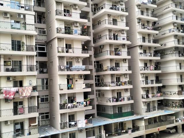 Resale | 2 BHK + Prayer Room,Study Room 895 Sq.Ft. Apartment in Windsor Paradise 2