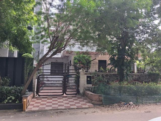 Resale | 355.21 Sq.Mt. Independent House in Urban Estate