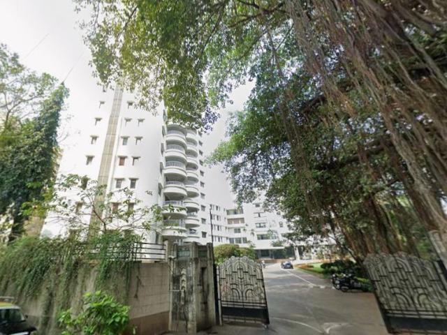 Resale | 3800 Sq.Ft. Apartment in Cumbala Hill