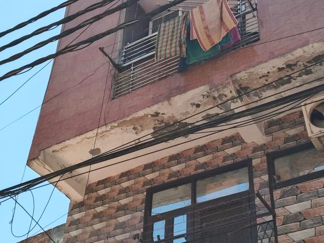 Resale | 400 Sq.Ft. Apartment in Dilshad Plaza
