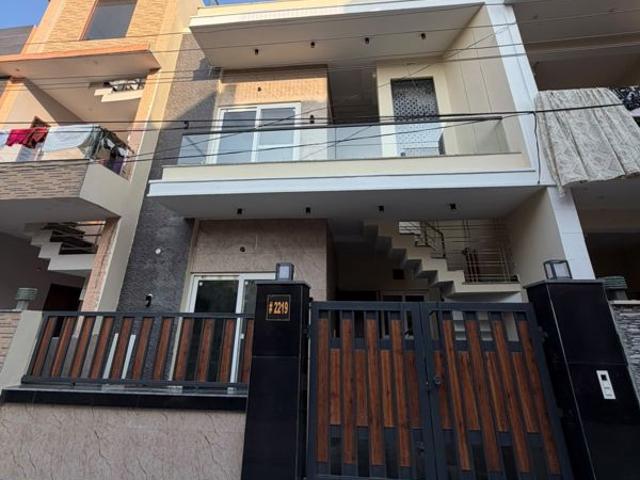 Resale | 4 BHK + 108 Sq.Yd. Villa in Sector 123