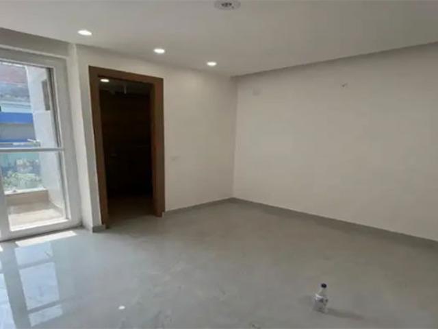 Resale | 4 BHK + 100 Sq.Yd. Apartment in Janakpuri