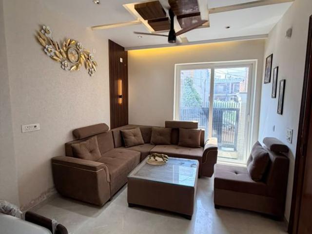 Resale | 4 BHK + 100 Sq.Yd. Independent House in Sector 123